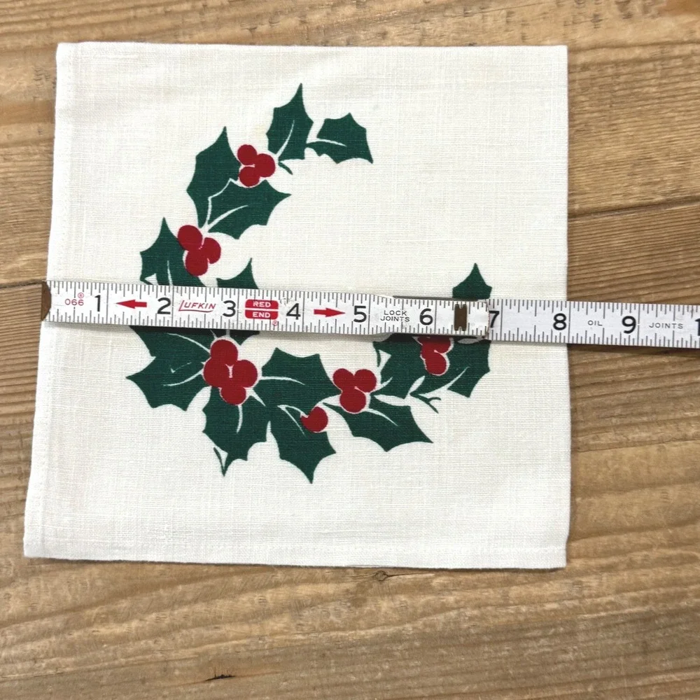 Vintage Christmas Holly Berry Wreath White Cloth Napkins Set 5 Festive IMPERFECT